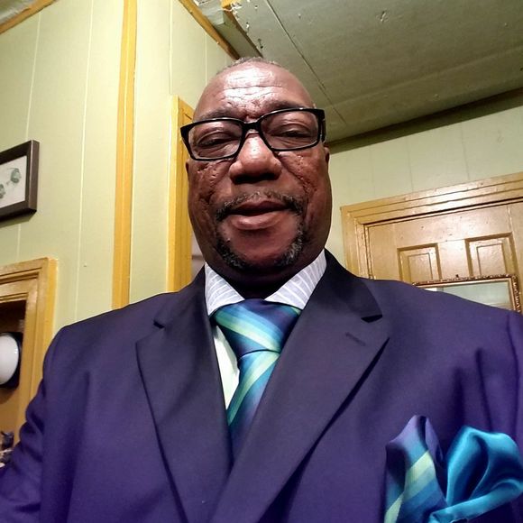 Meet your Posher, Roderick - Picture 1 of 1